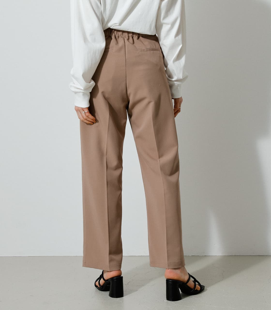SIDE TUCK STRAIGHT TROUSERS
