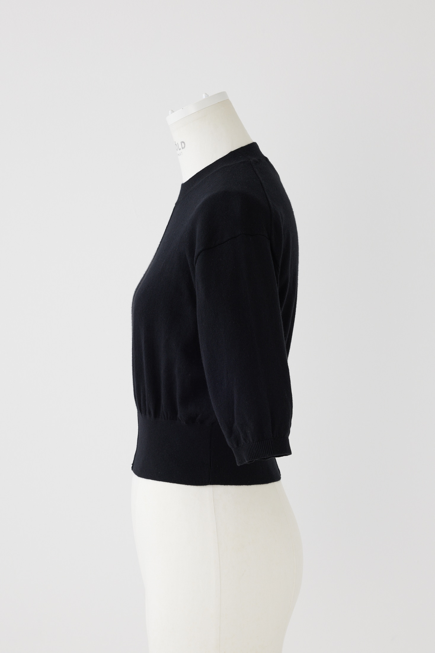 CROPPED KNIT T-SHIRT BLK 38