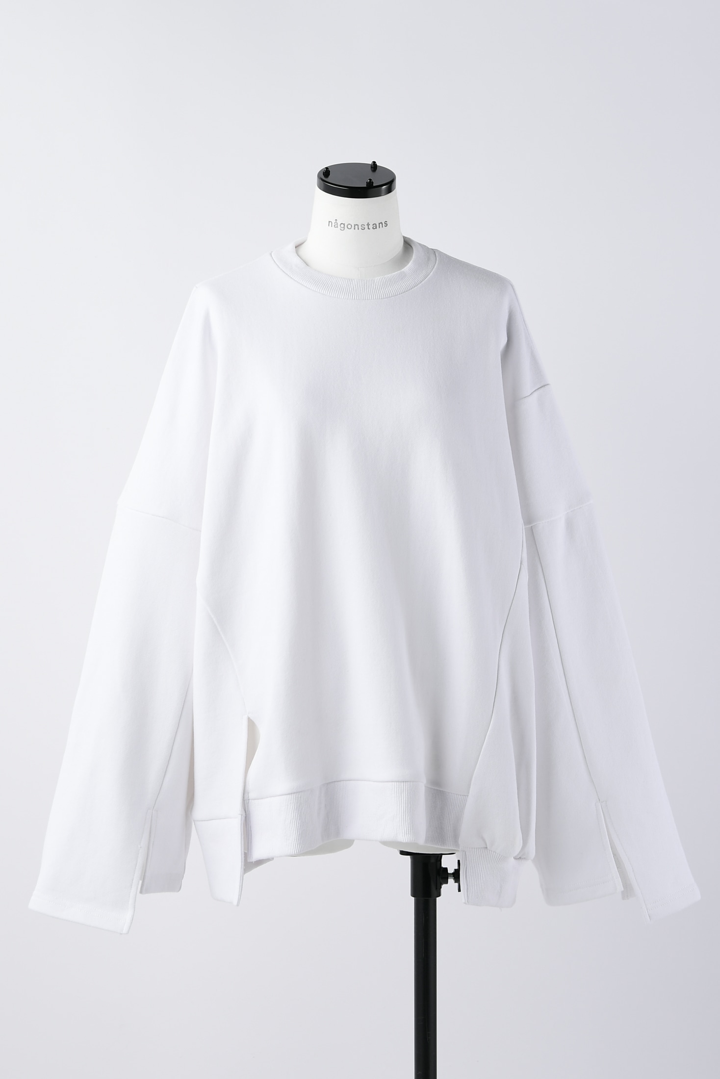 round-hem pullover｜M｜WHT｜cut and sewn｜någonstans official ...