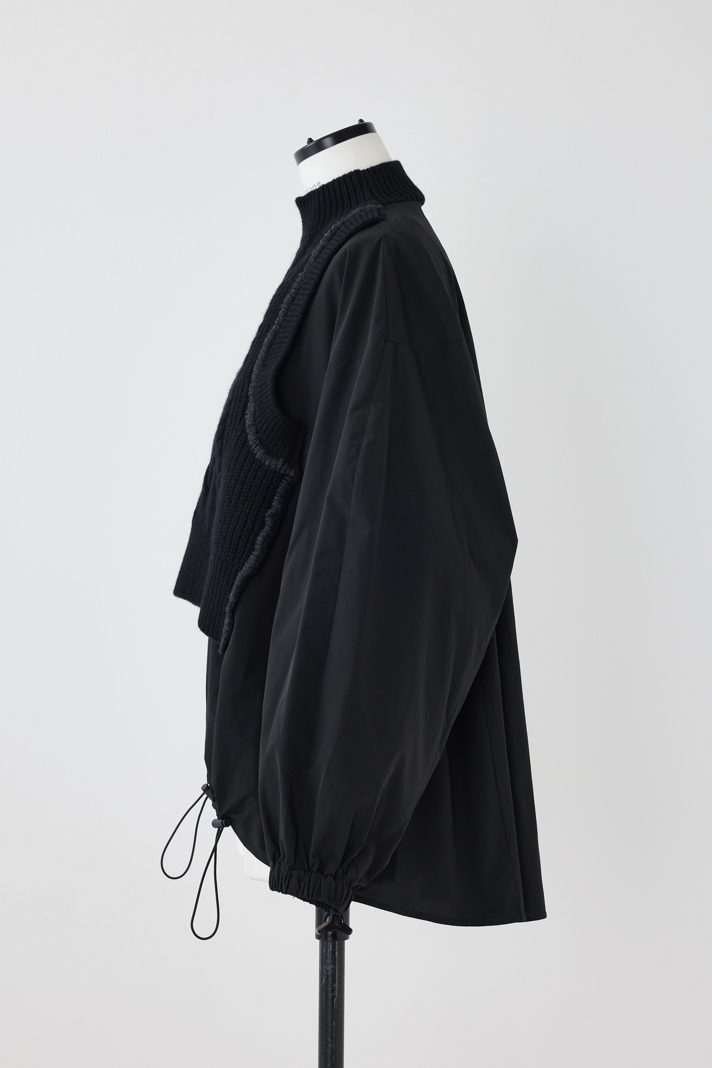 今季 ナゴンスタンス コンビネーション プルオーバー ブラウス パフスリーブ 黒 今季 ナゴンスタンス コンビネーション プルオーバー ブラウス