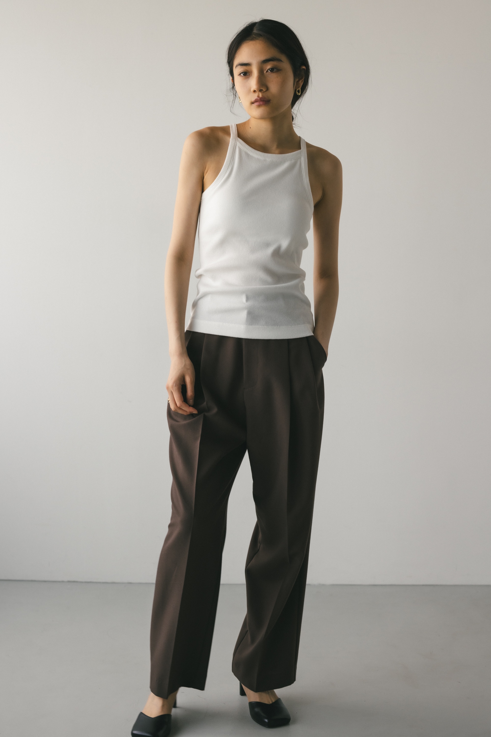 カップ付きスクエアキャミソール WHT M