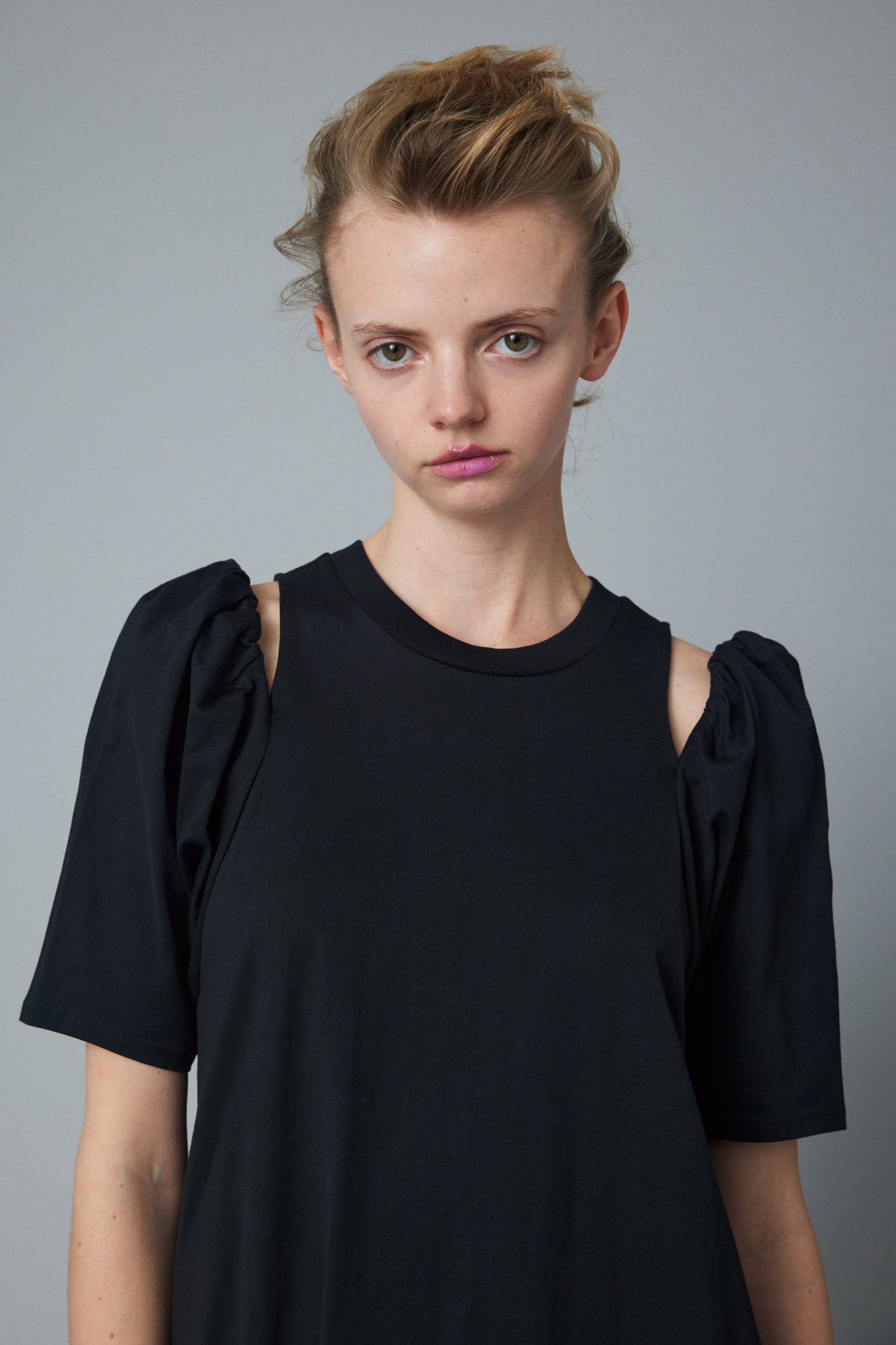 Slit shoulder dress BLK FREE