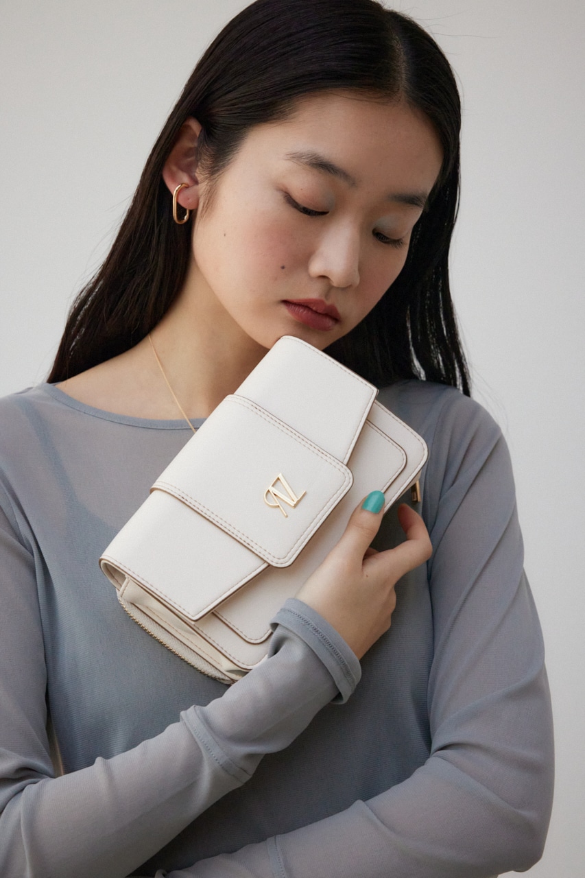 AZモチーフウォレットバッグ IVOY FREE