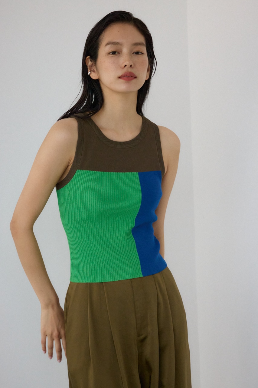 【PLUS】カップ付きバイカラーニットタンクトップ KHA FREE
