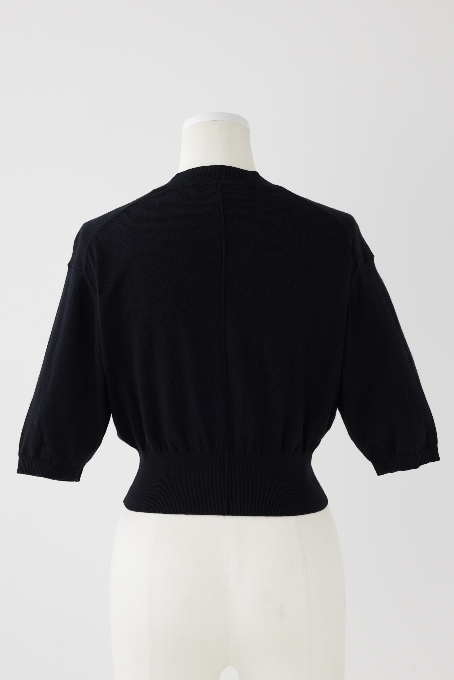 CROPPED KNIT T-SHIRT BLK 38