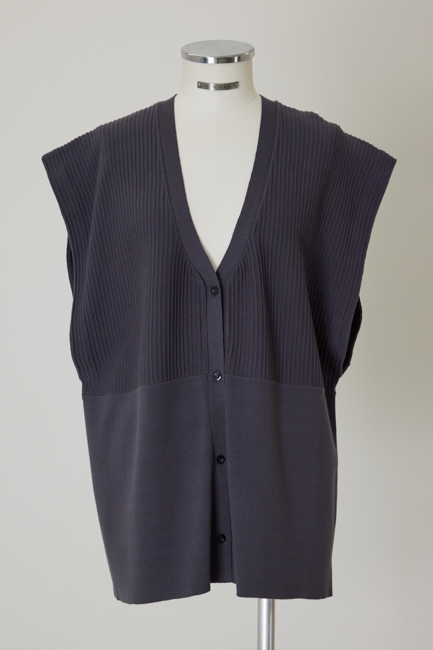 Pin-tuck knit vest