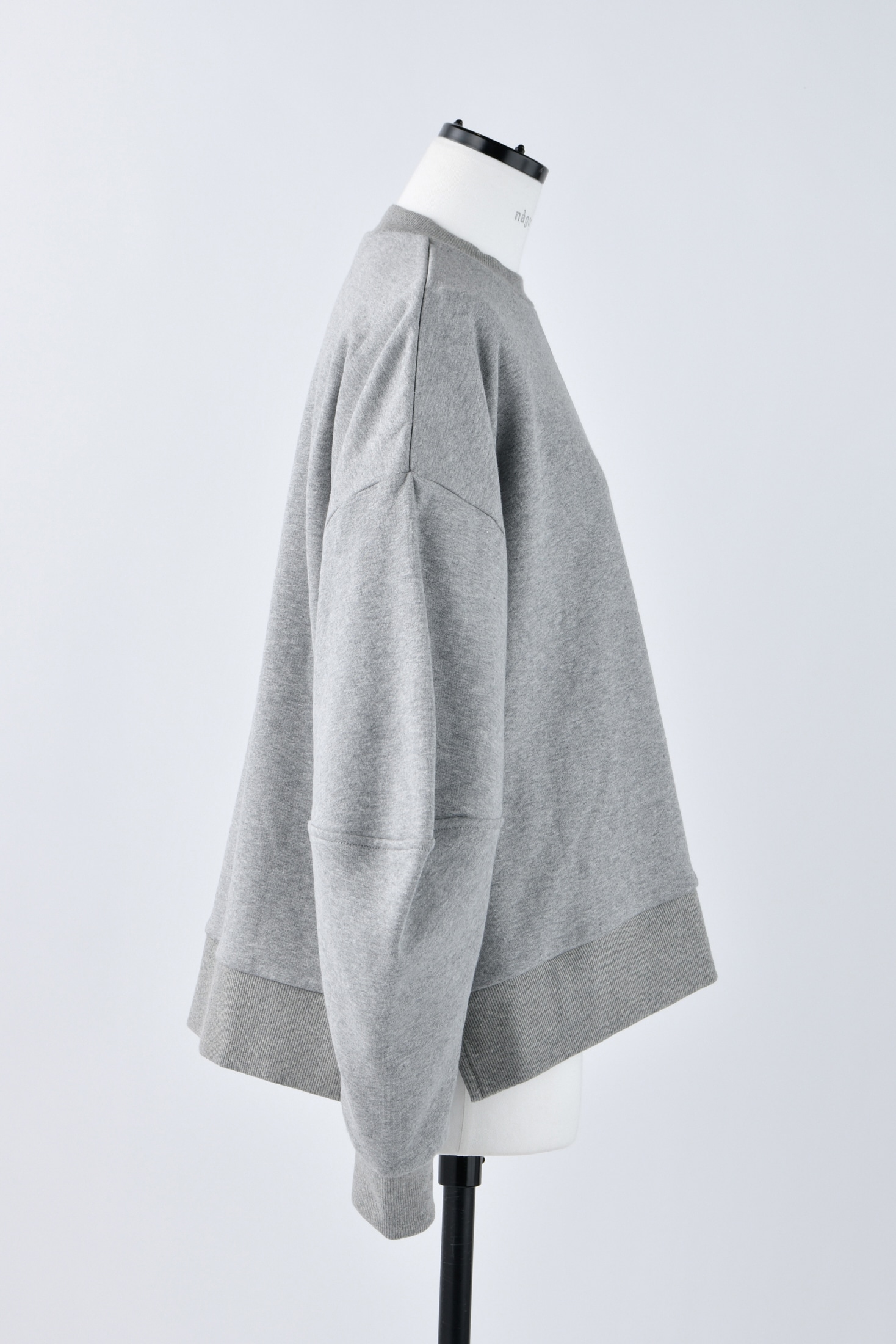 front vents pullover｜M｜WHT｜cut and sewn｜någonstans official
