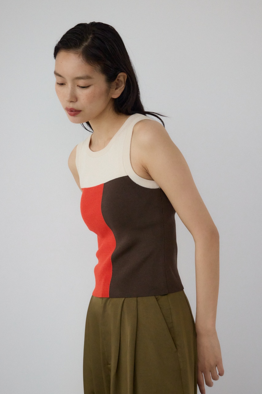 【PLUS】カップ付きバイカラーニットタンクトップ IVOY FREE