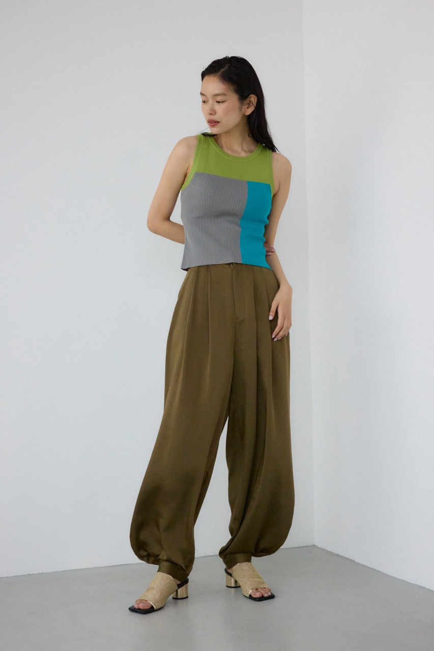 【PLUS】カップ付きバイカラーニットタンクトップ LIME FREE