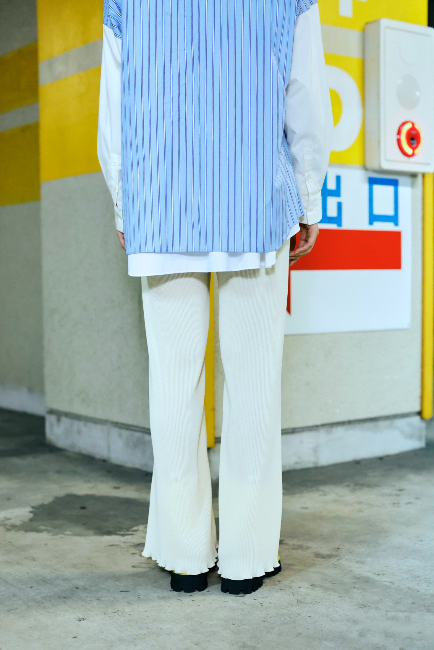 PLEATS FLARE‐HEM PANTS｜36｜BLK｜TROUSERS｜|ENFÖLD OFFICIAL ONLINE 