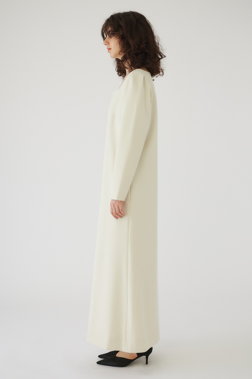 Shoulder tuck long dress Shoulder tuck long dress