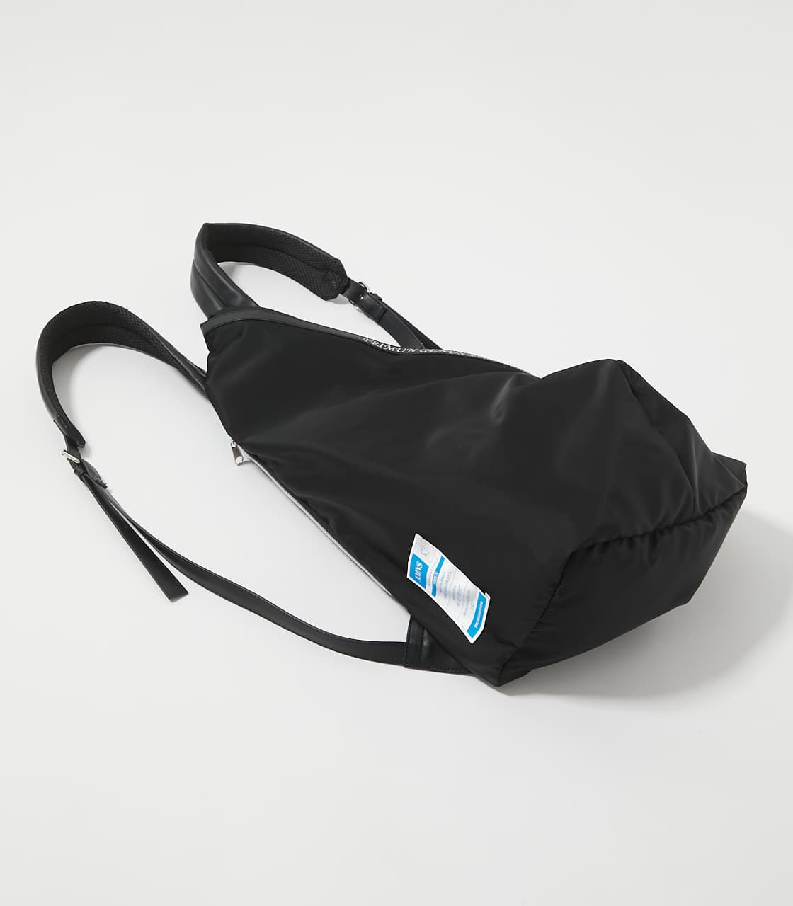 R4G | ［進藤あまね］AMNS TRIANGLE BACKPACK (すべて ) |SHEL