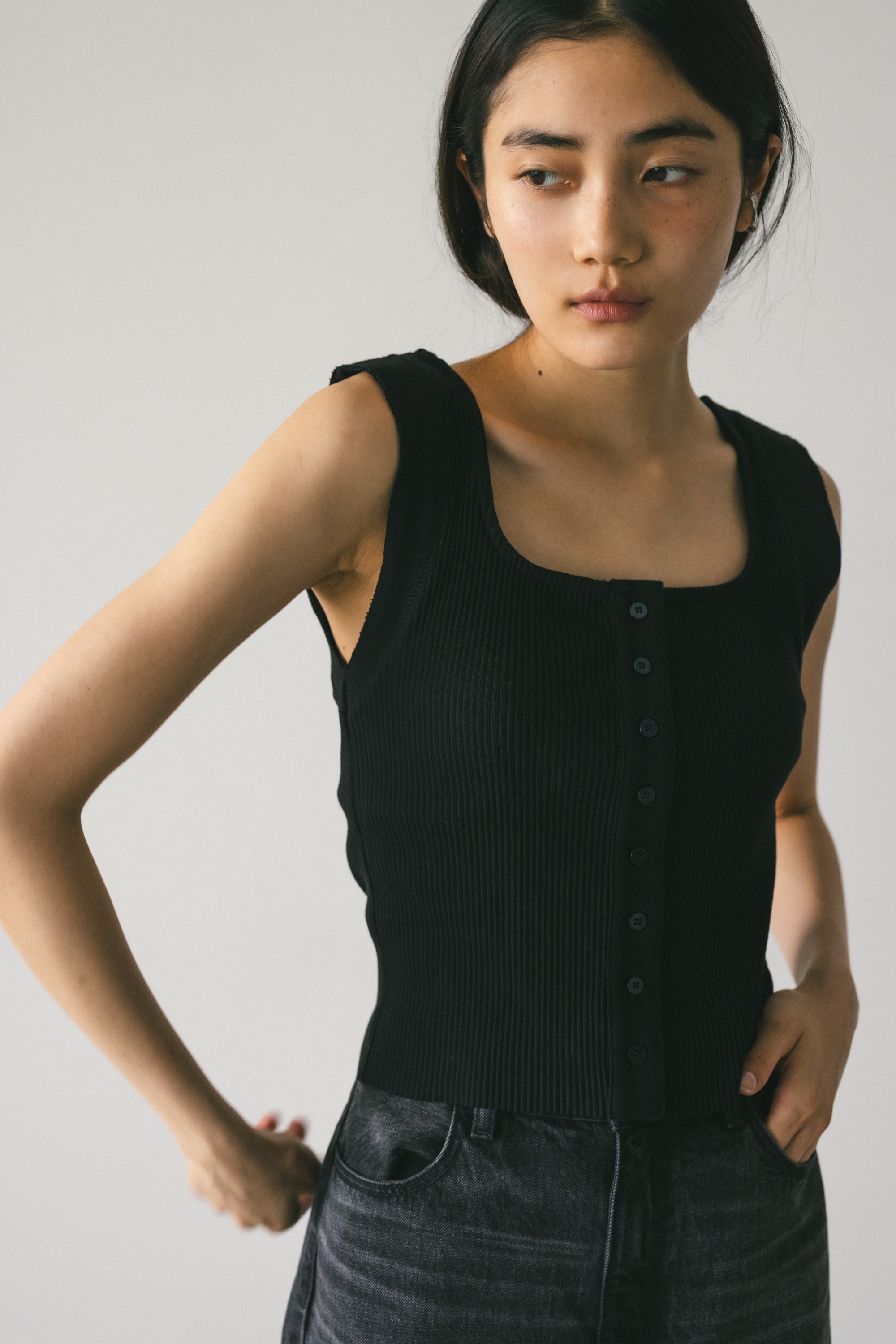 スクエアネックボタンリブタンク BLK FREE