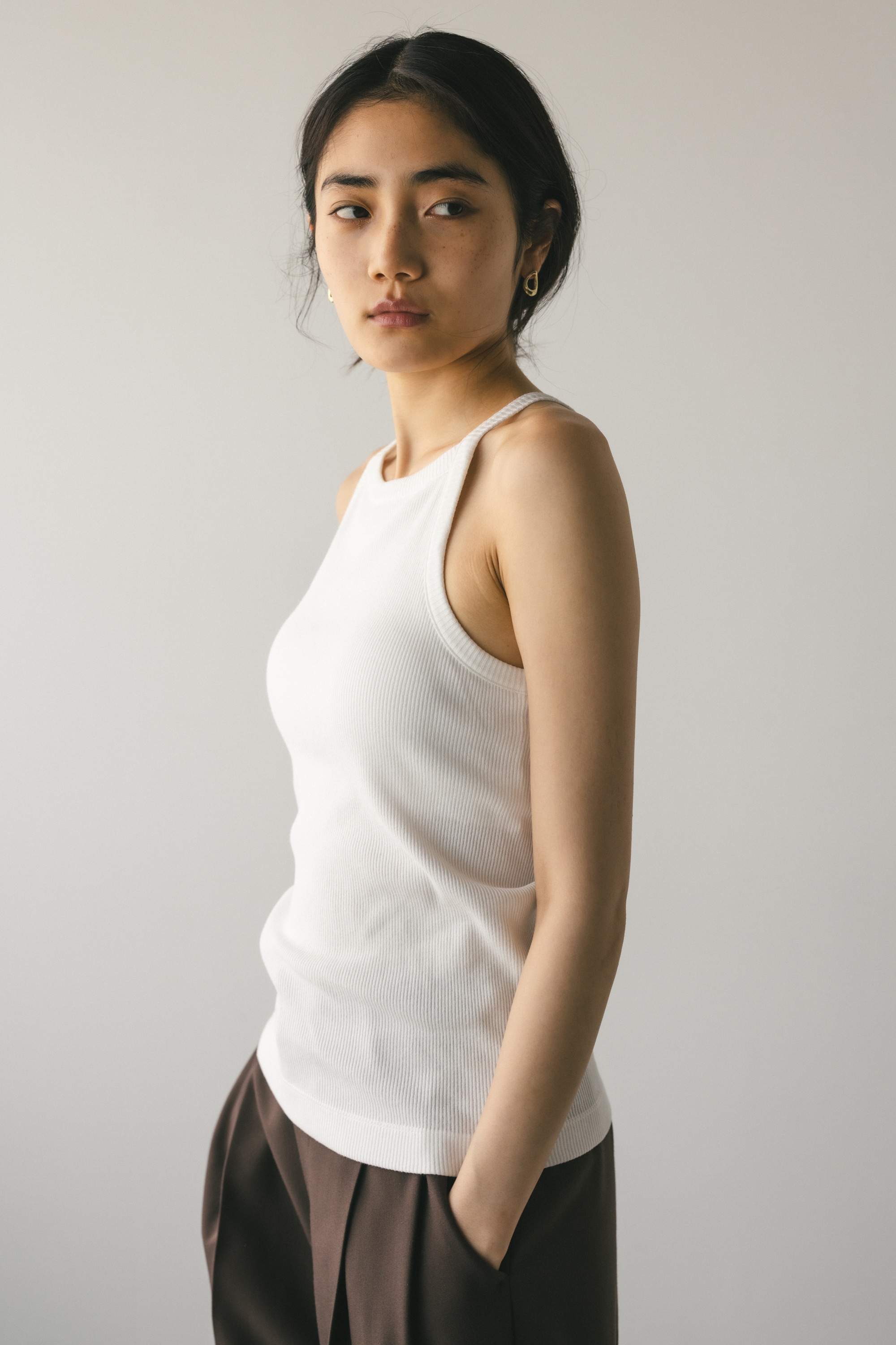 カップ付きスクエアキャミソール WHT M