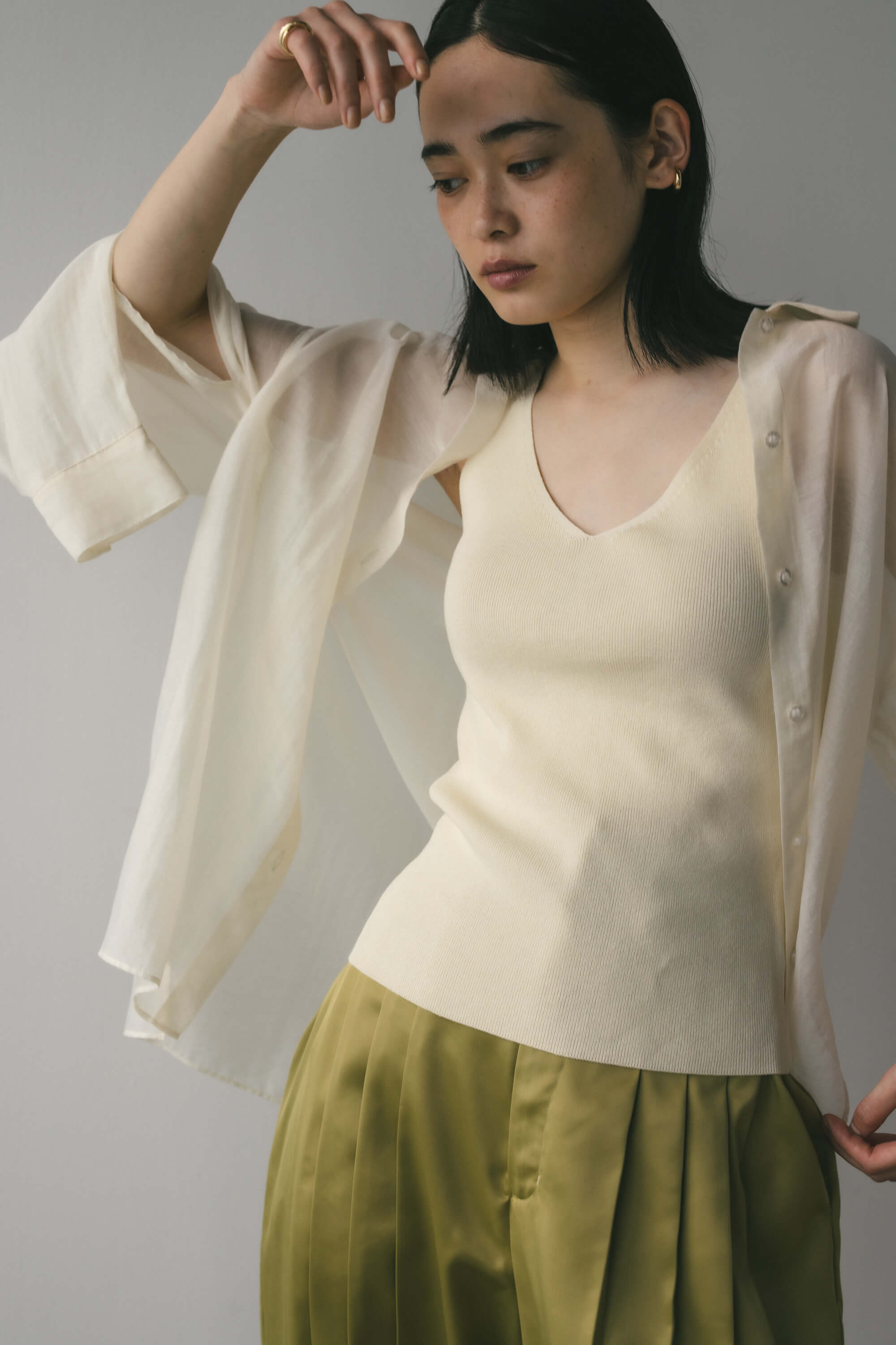 リネンミックスVニット IVOY FREE