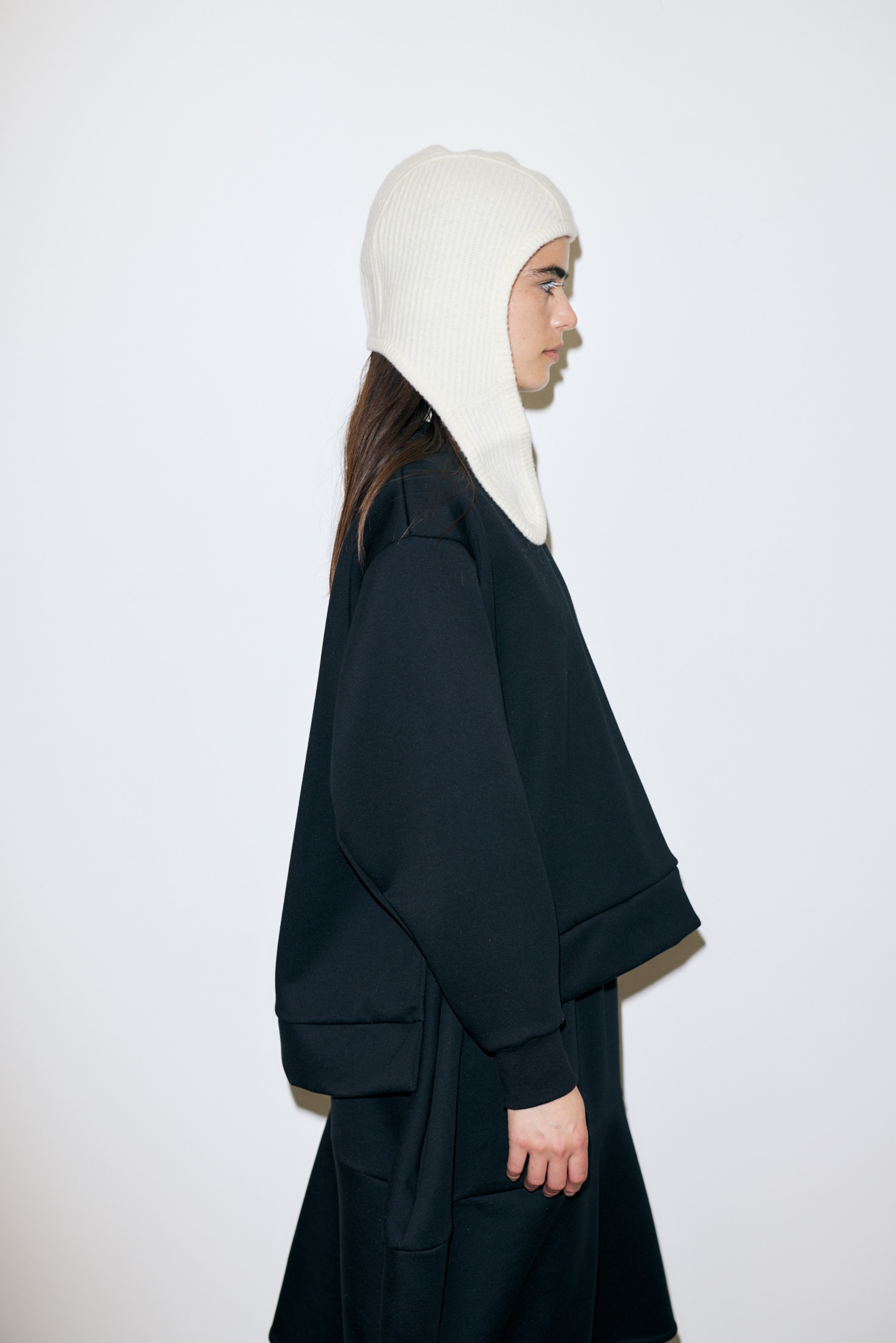 layered-neck pullover｜M｜WHT｜cut and sewn｜någonstans official 