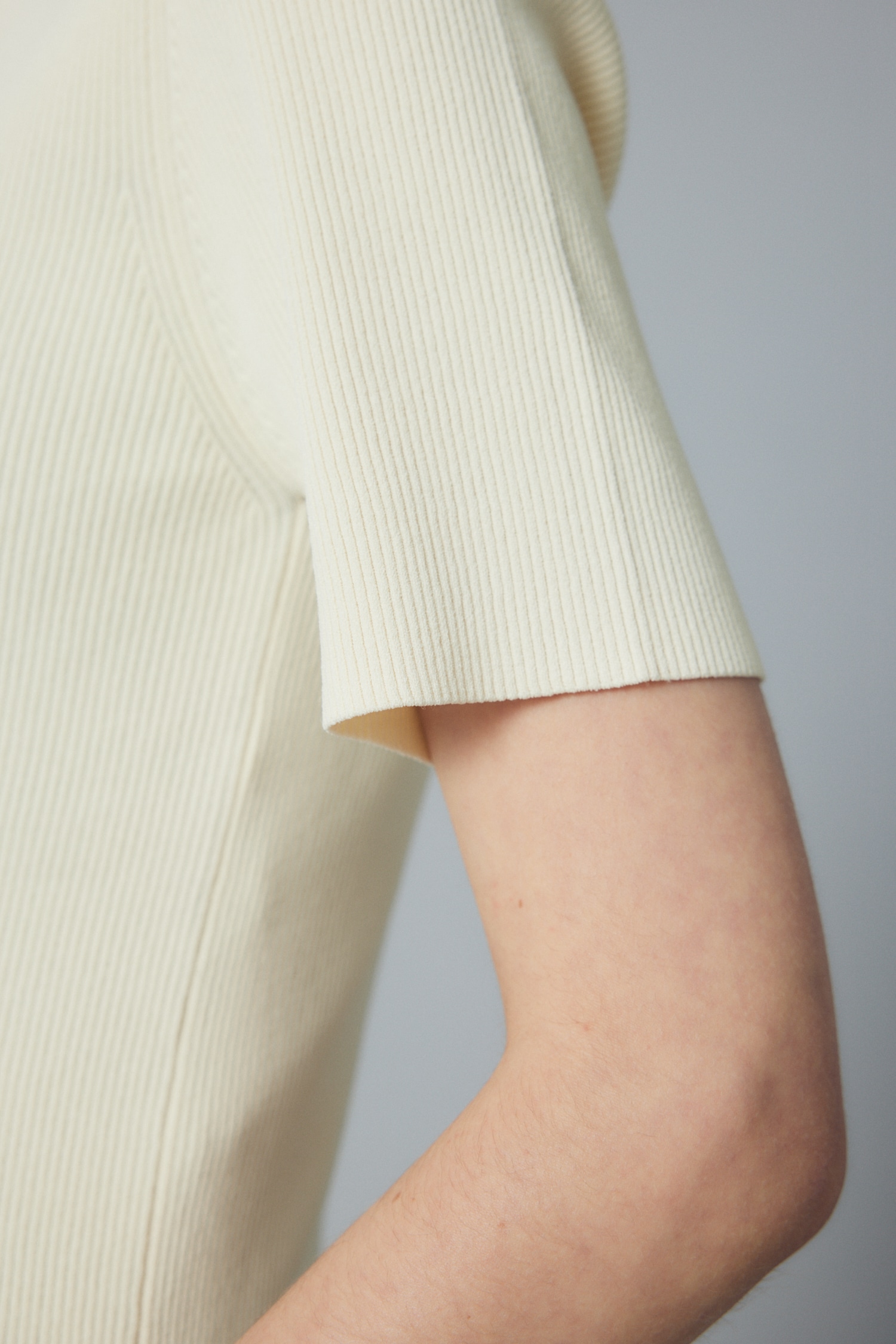 Back slit knit tops O/WHT FREE