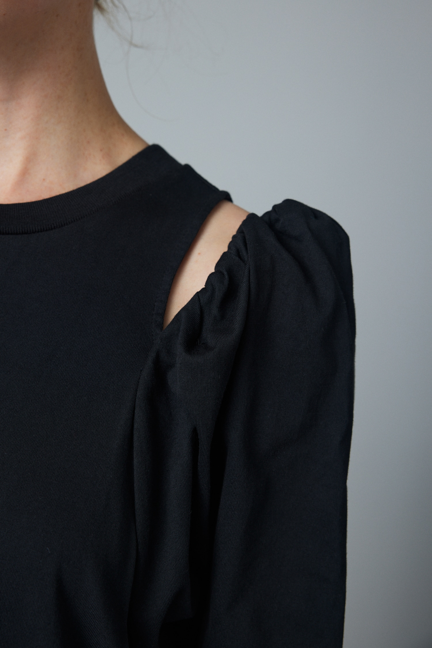 Slit shoulder dress BLK FREE