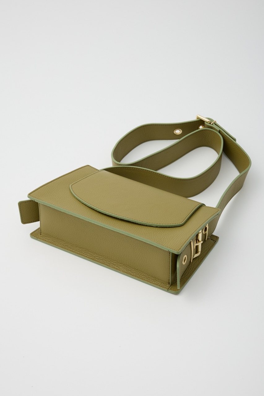 【OLISTIA】スクエアフラップショルダーバッグ KHA FREE