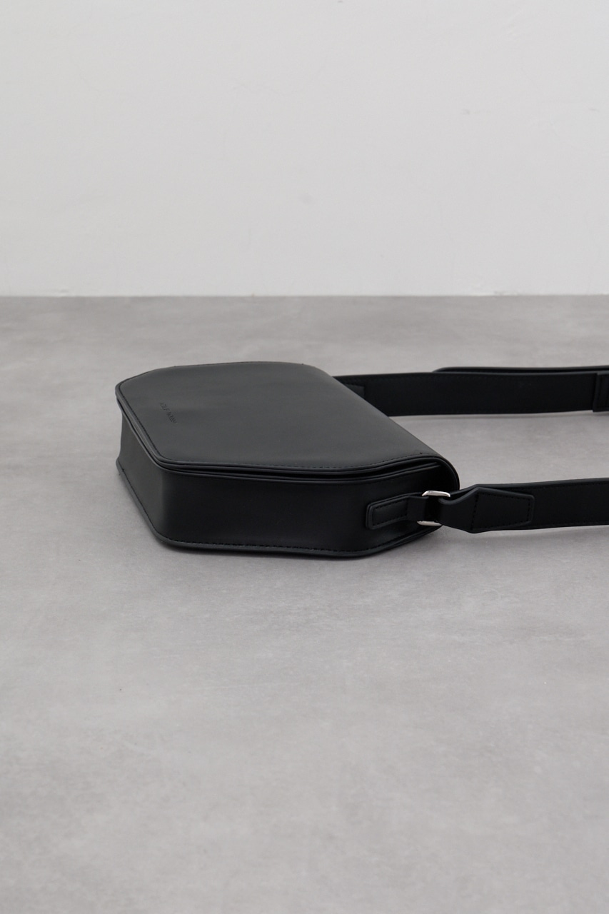 フェイクレザースクエアショルダーバッグ BLK FREE