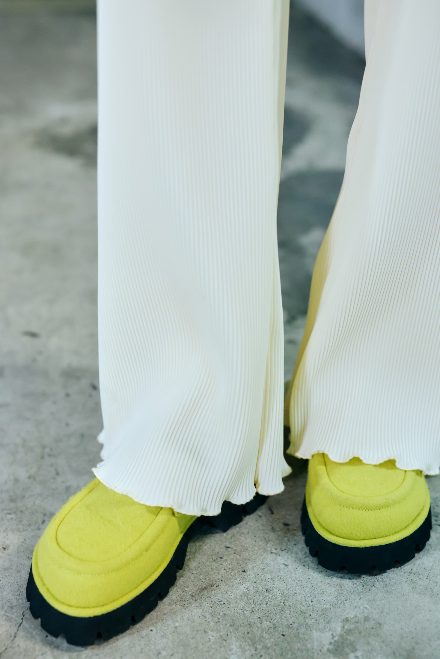 PLEATS FLARE‐HEM PANTS｜36｜BLK｜TROUSERS｜|ENFÖLD OFFICIAL ONLINE 