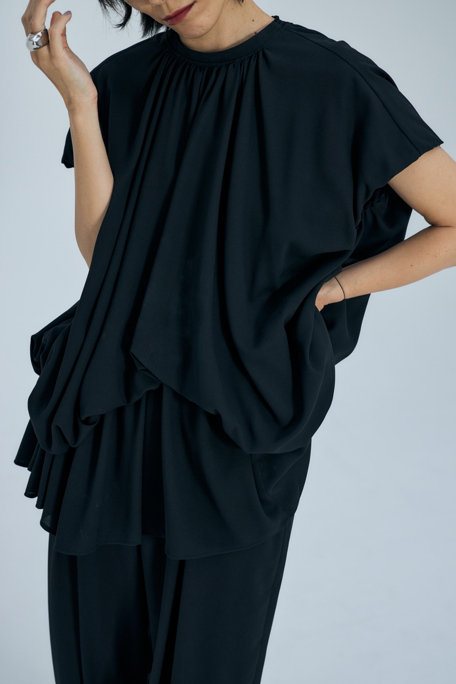 最終値下げ！ENFOLDＷＡＶＥ　ＳＨＩＲＲＩＮＧ　ＢＬＯＵＳＥ enfold WAVE SHIRRING BLOUSE エンフォルド