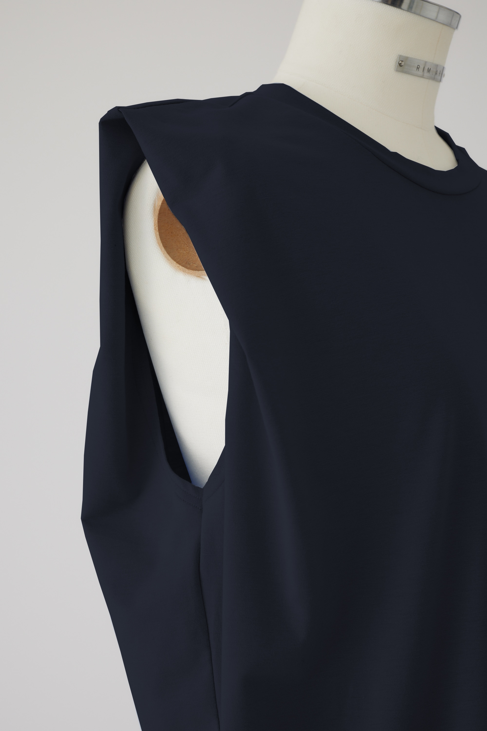 Smooth texture square tops NVY FREE