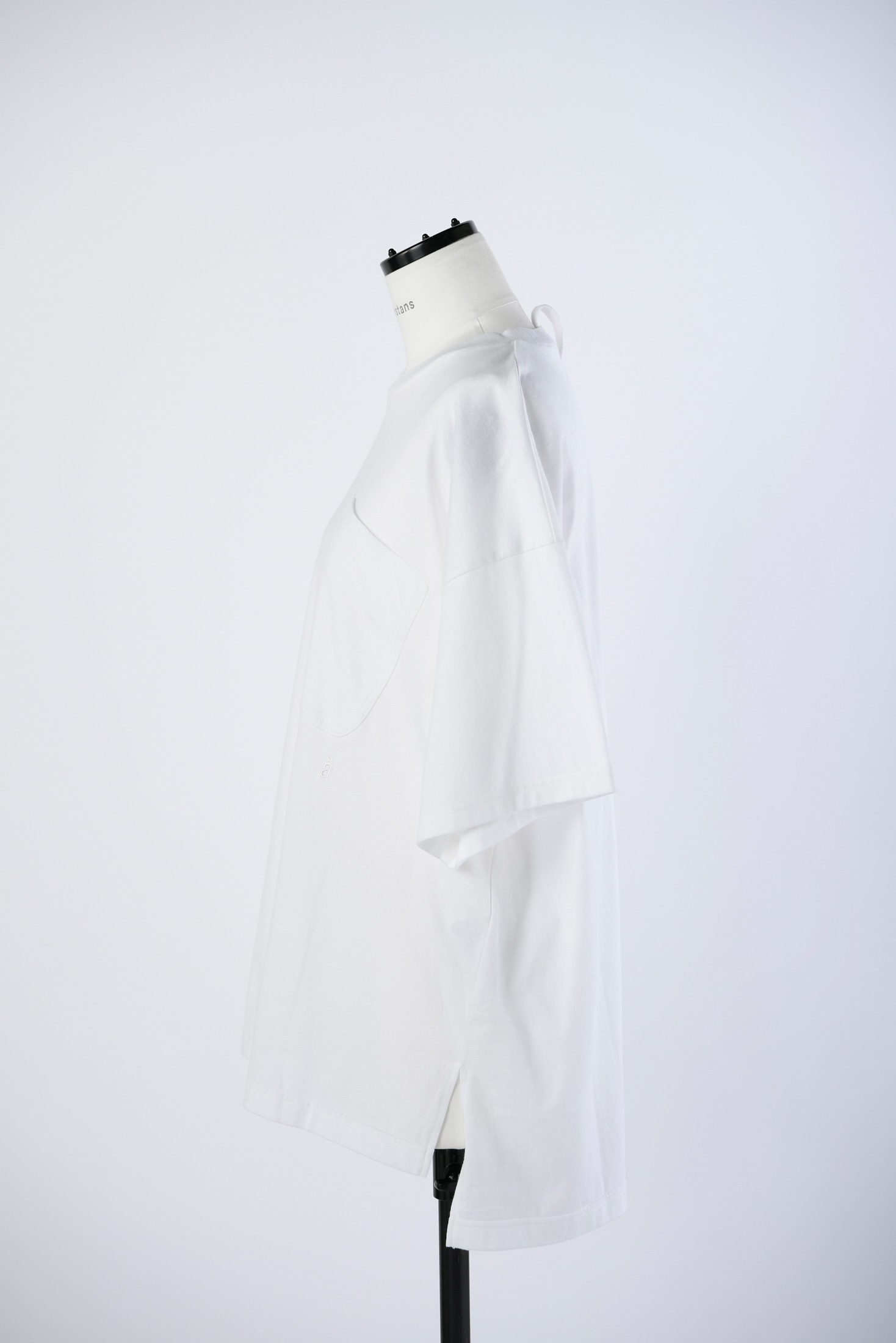 cut and sewn｜M｜WHT｜cut and sewn｜någonstans official online 