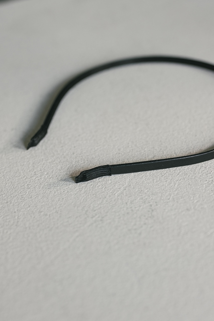 ミニマルフェイクレザーカチューシャ BLK FREE