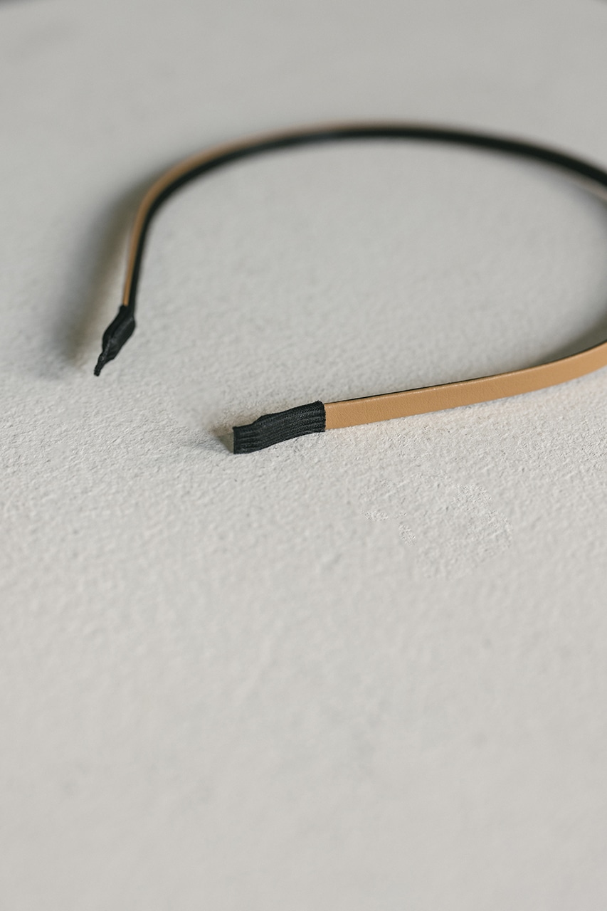 ミニマルフェイクレザーカチューシャ CAM FREE