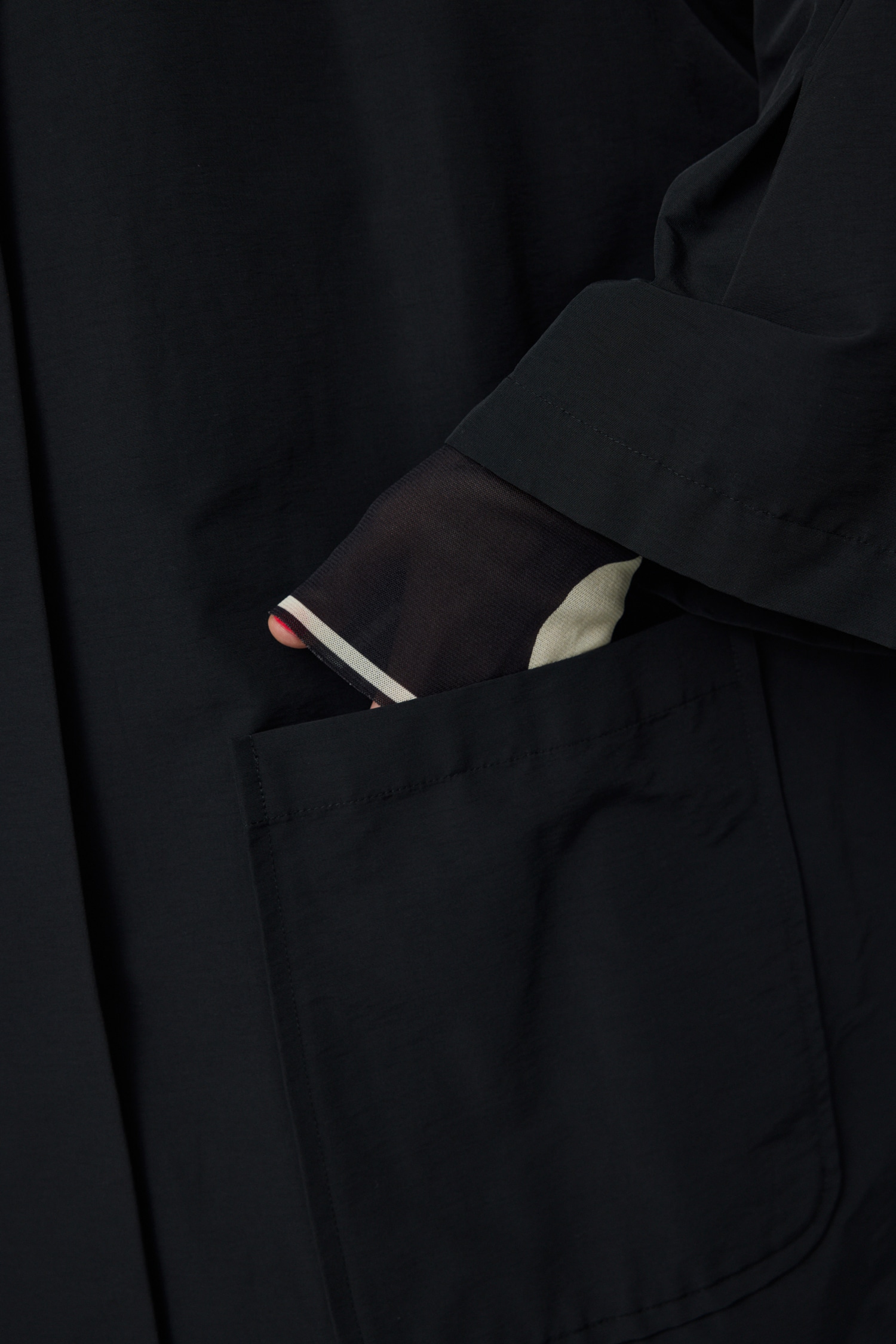 Flare sleeve over coat BLK FREE