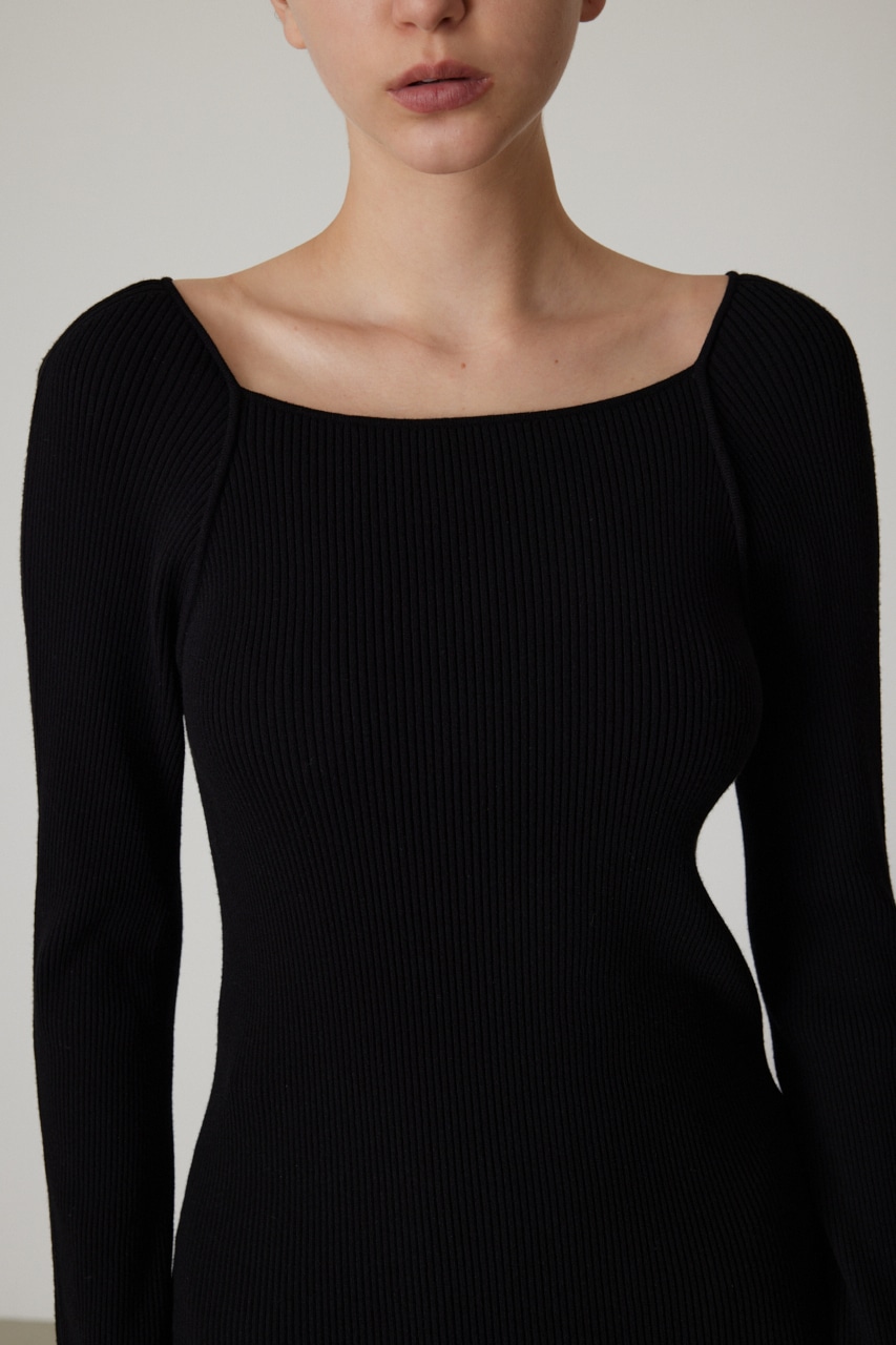 Noble slim knit tops