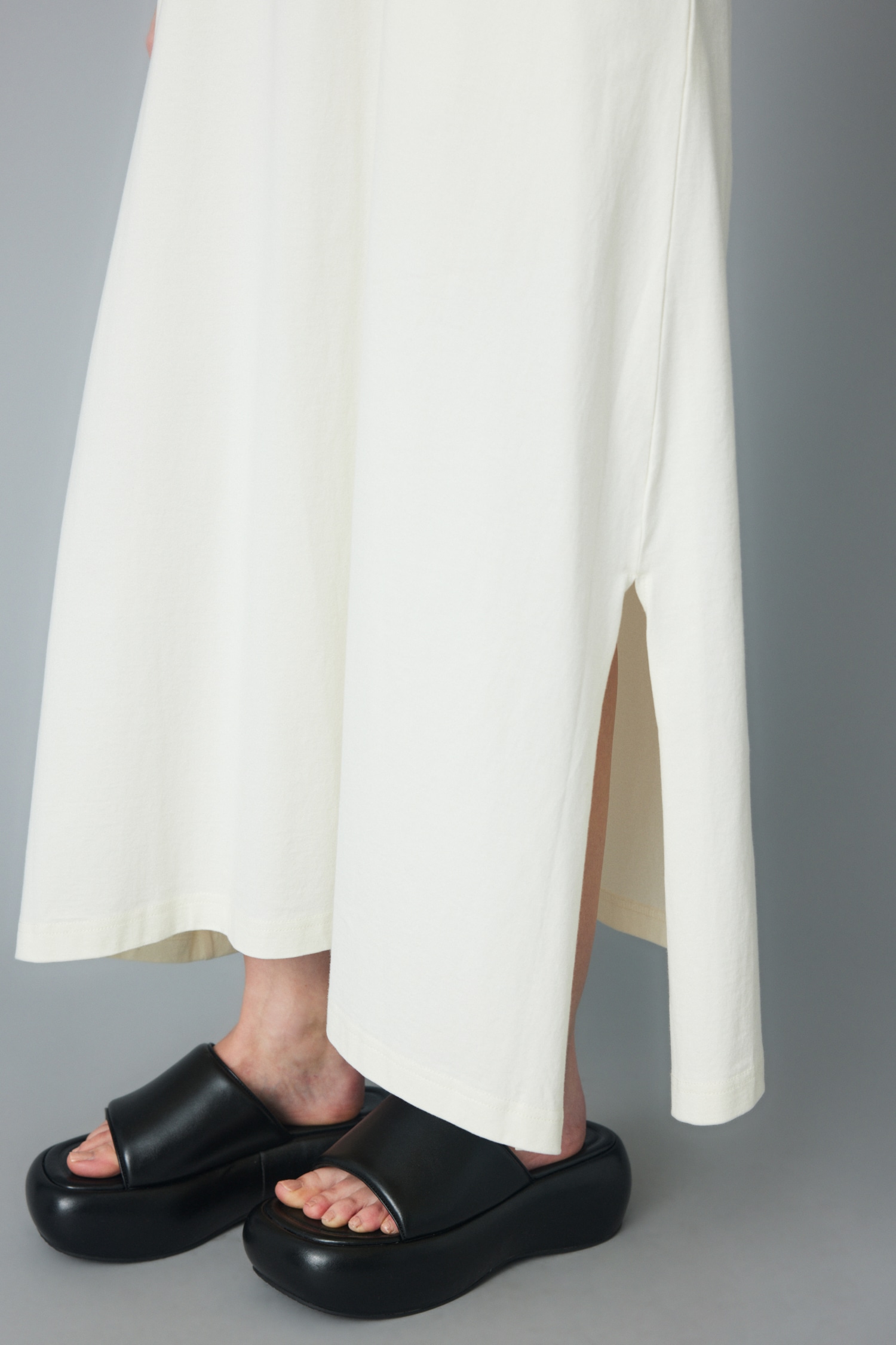 Slit shoulder dress O/WHT FREE