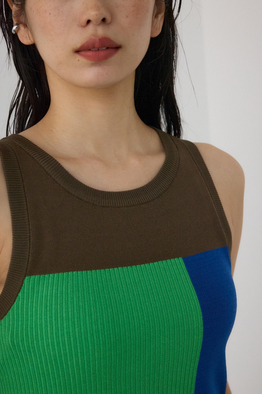 【PLUS】カップ付きバイカラーニットタンクトップ KHA FREE