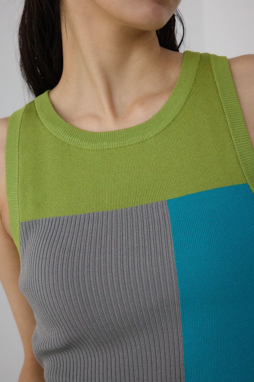 【PLUS】カップ付きバイカラーニットタンクトップ LIME FREE