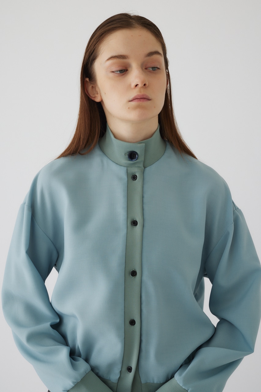 Similar color light blouson L/BLU FREE