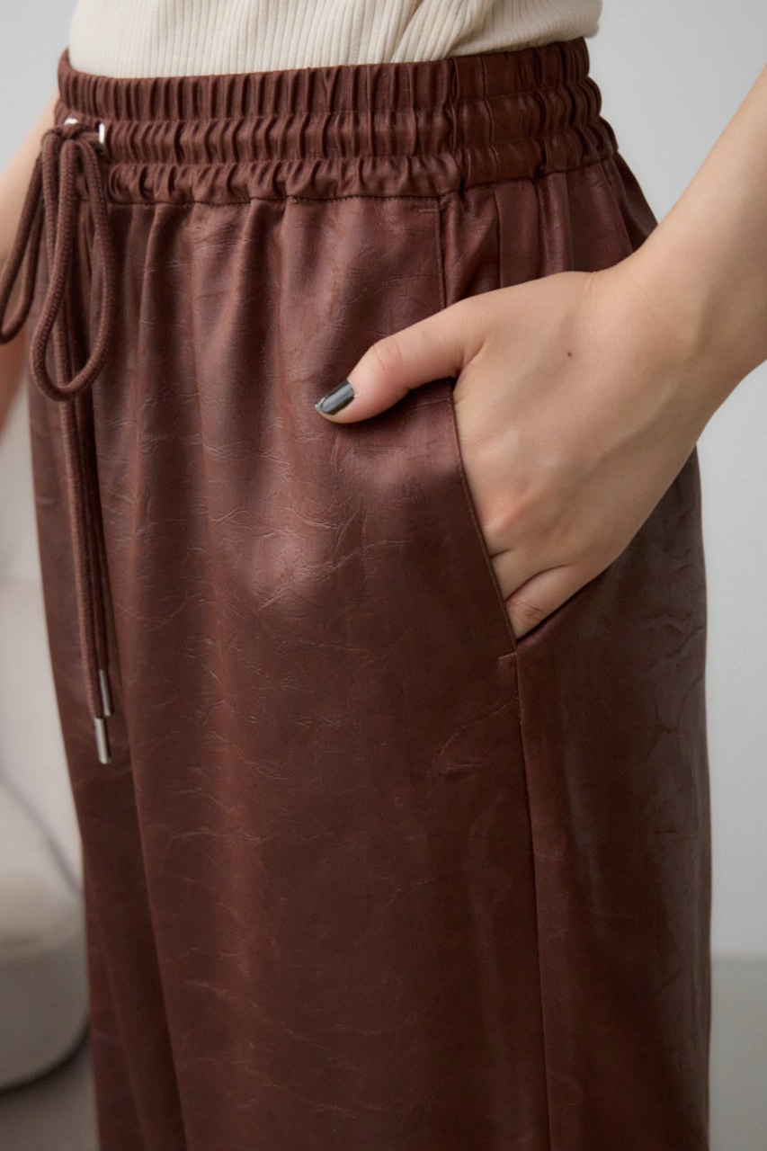 レザーライクリラックスワイドパンツ D/BRN S