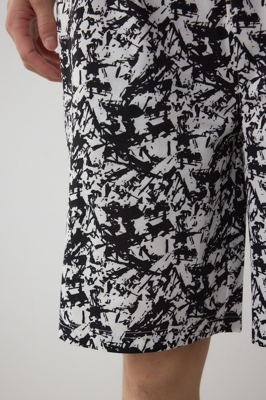 アブストラクトパターンショーツ 柄WHT L