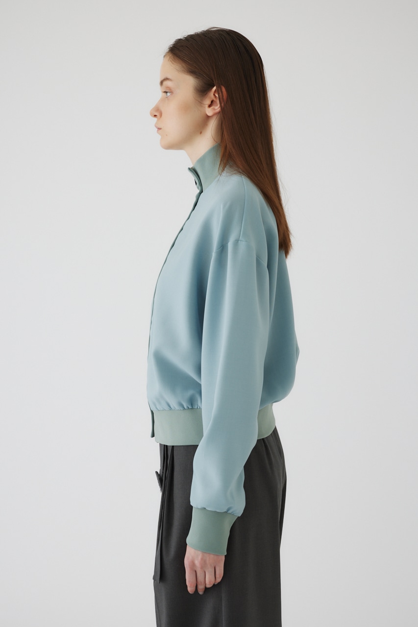 Similar color light blouson L/BLU FREE