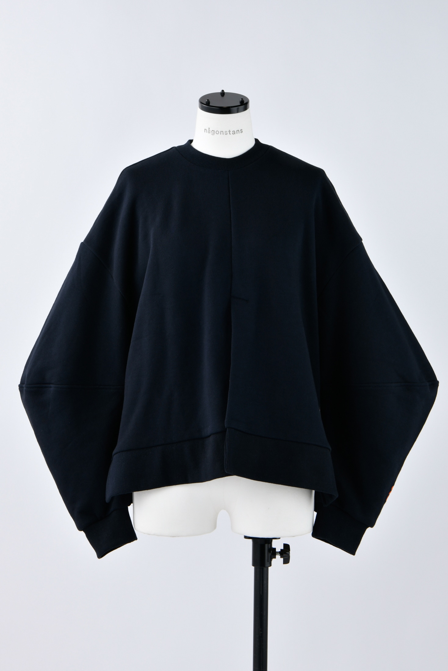 front vents pullover