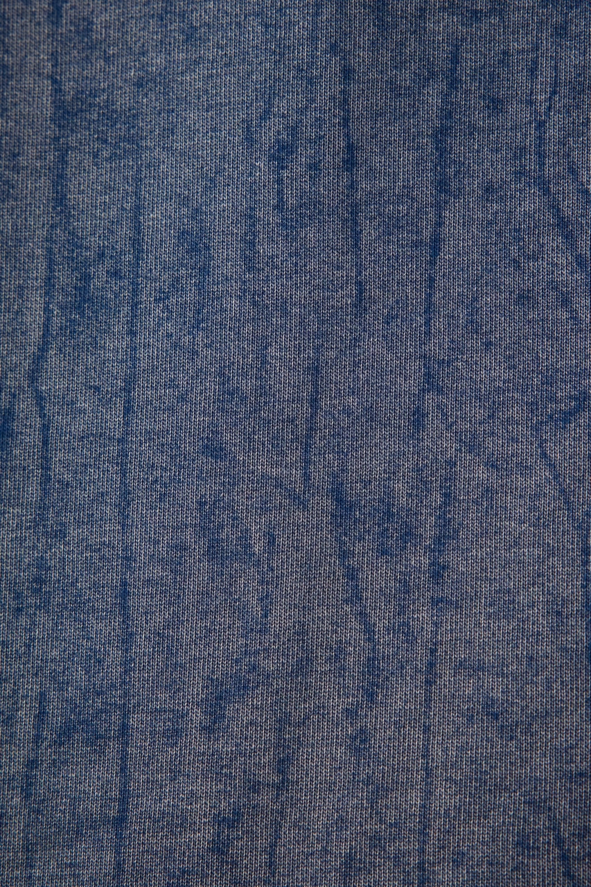 ロゴプレートダンボールトップス BLU FREE