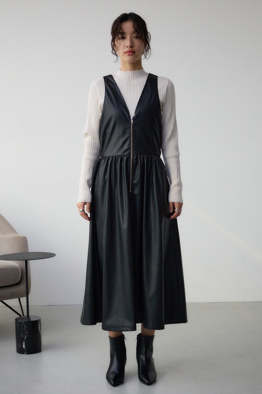 シャーリングジャンパースカート緑 Lucky Dayくすみグリーンのカントリー風ジャンパースカート