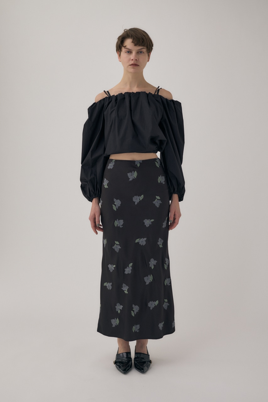 本社STAFFのリサイクルポリエステルサテン生地刺繍サテンスカート