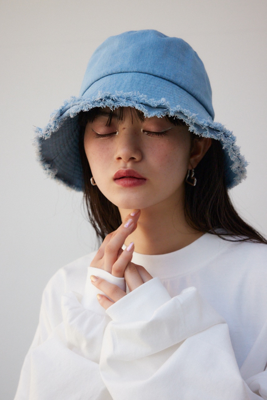 AZUL BY MOUSSY | ストラップ付きフリンジデニムバケットハット (帽子