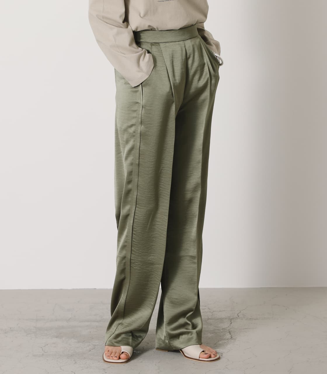 THICK SATIN ONE TUCK PANTS