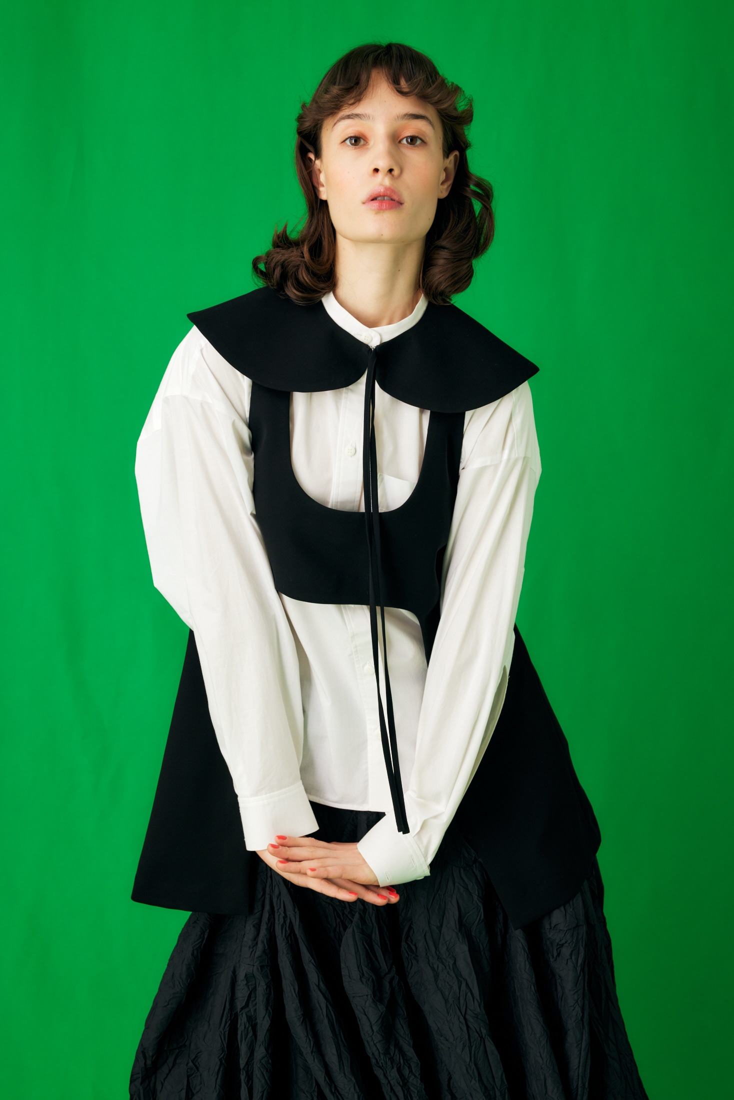 ROUND-COLLAR VEST