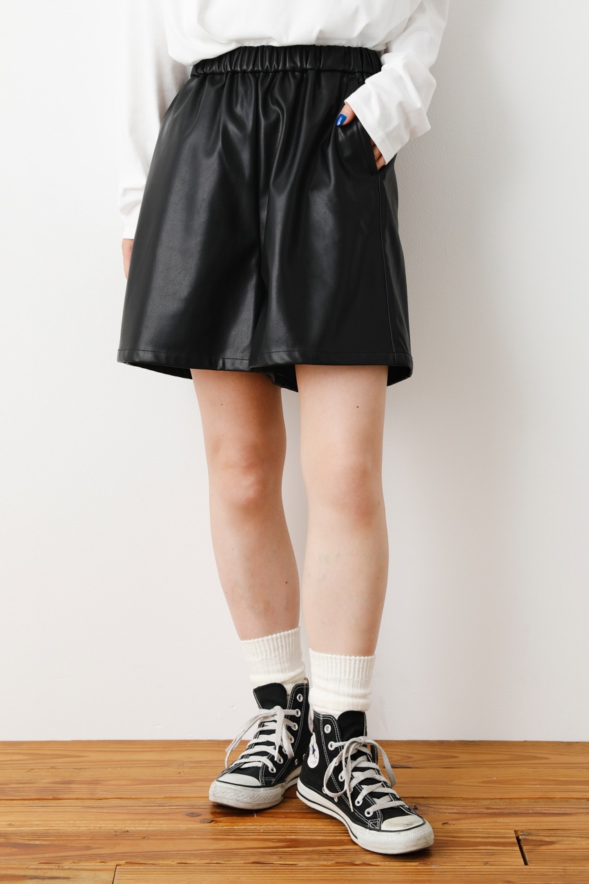 sheller フロントタックレザーショートパンツ BLACK sheller フロントタックレザーショートパンツ 【公式通販】