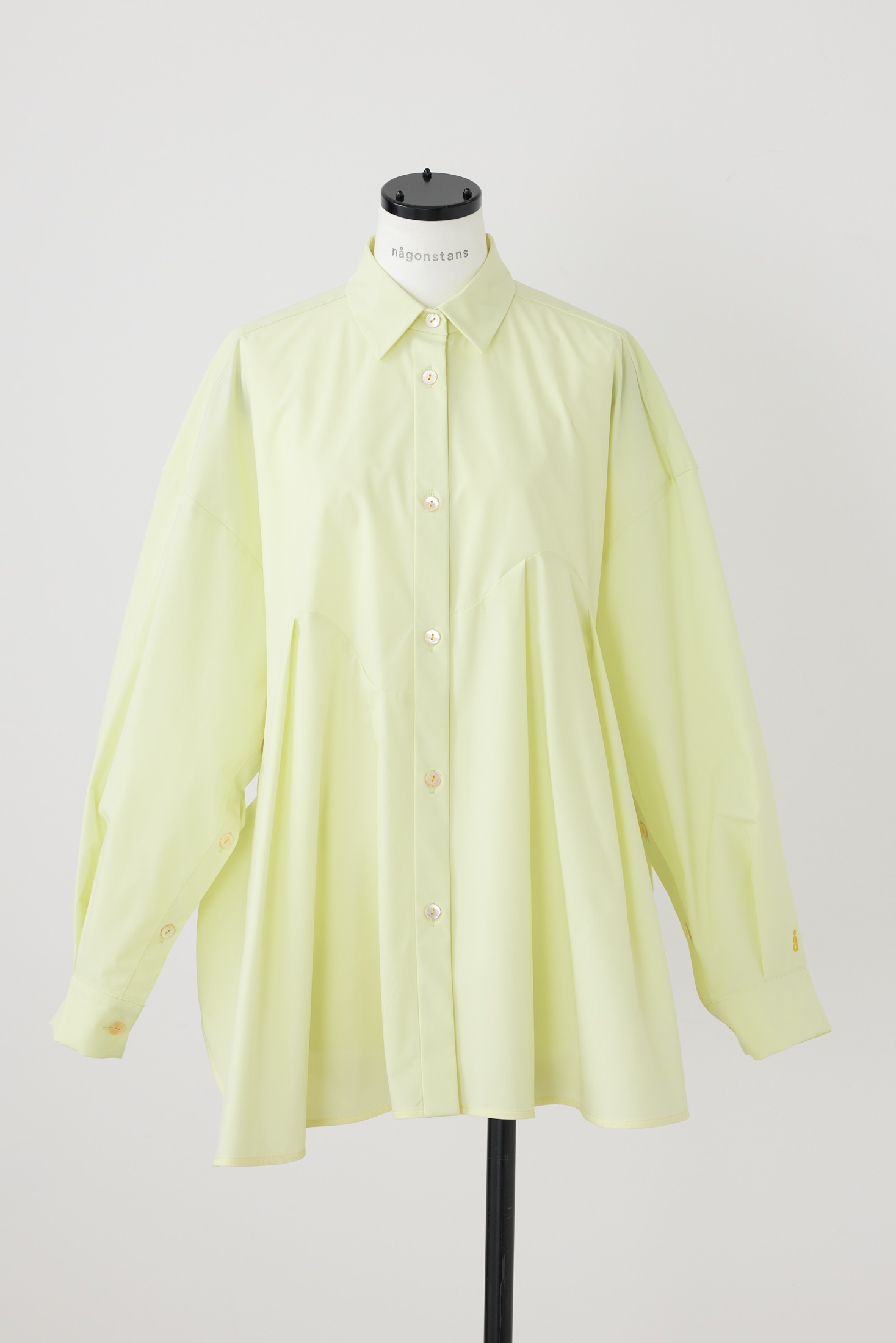 curve-hem shirt｜M｜WHT｜shirts and blouses｜någonstans official online ...
