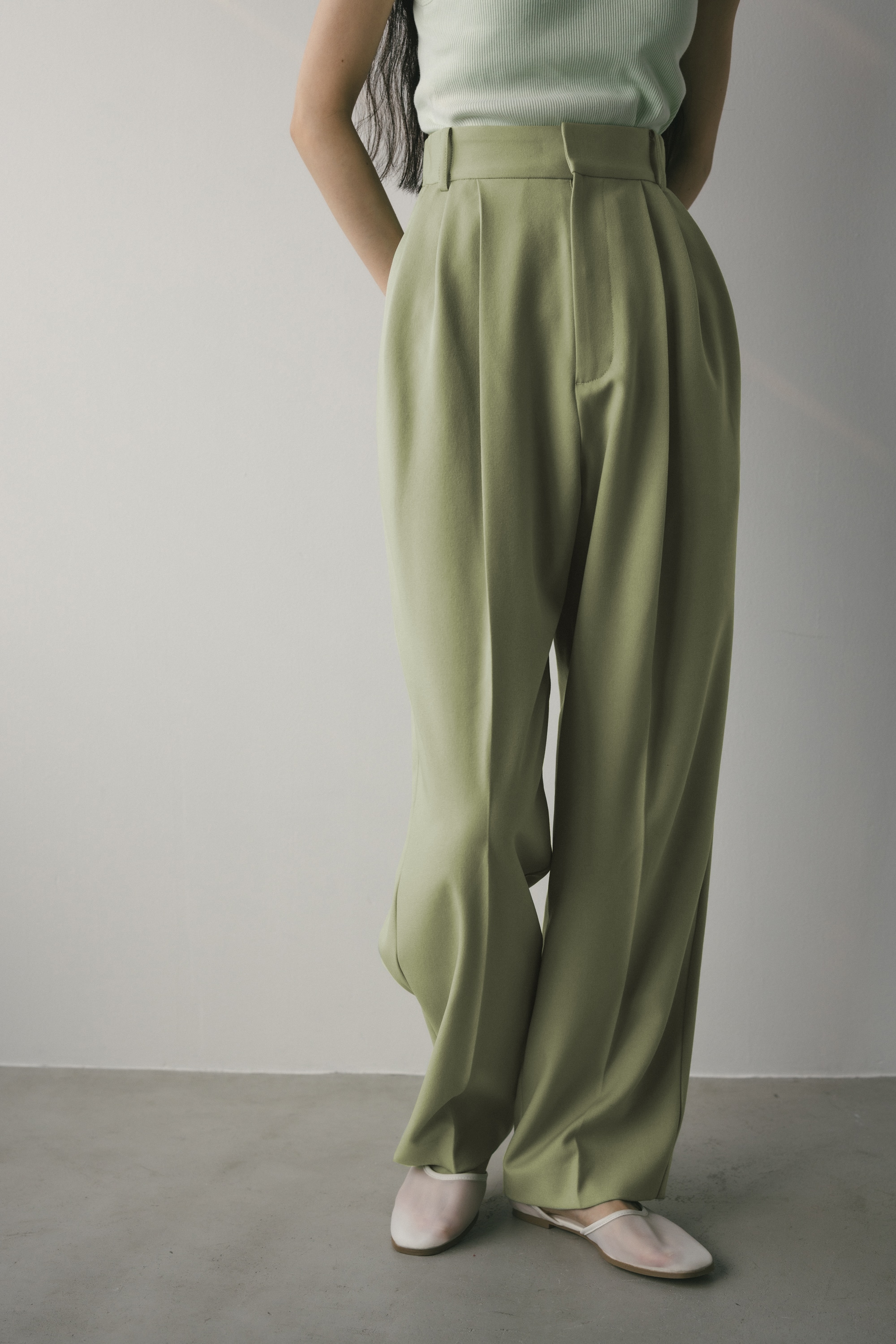 ちゃまま アシメクロップドパンツ（オフホワイト/グレー/ブラウン