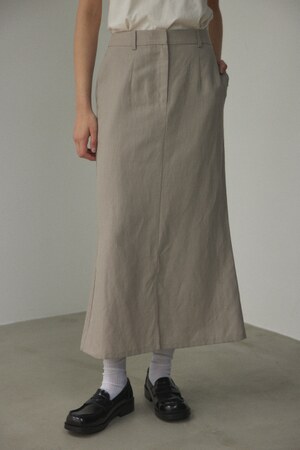 center slit flare skirt
